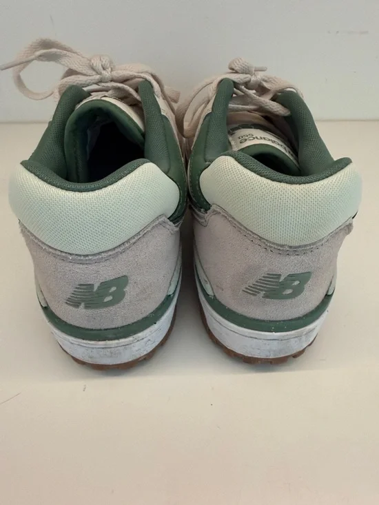 New Balance 550 Women’s Trainer in Cream/Green - Picture 4 of 4